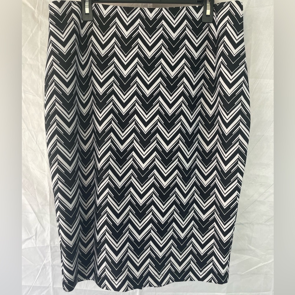 Black and white striped pencil skirt